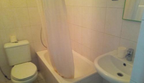 Deluxe Room (2 Adults + 1 Child)