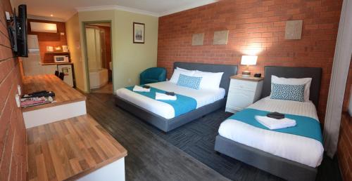 Twin Room with Bath