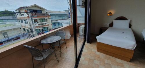 Triple Room with Private Bathroom