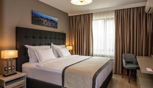 Premier Suite - Free Parking and Wifi