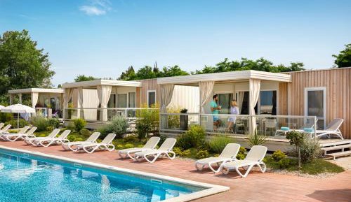 Amber Pool Luxury Mobile Home