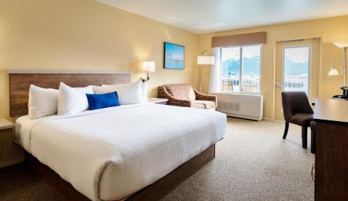 Deluxe King Harbor View Room