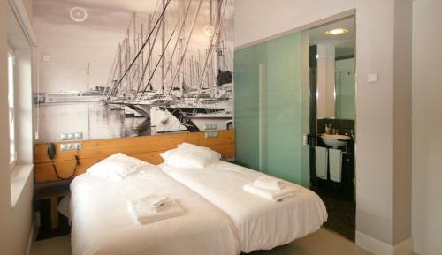 Double or Twin Room with Partial Sea View