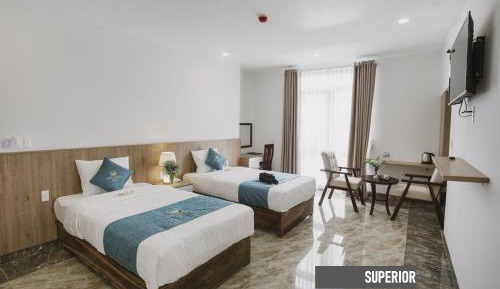 Superior Twin Room with City View