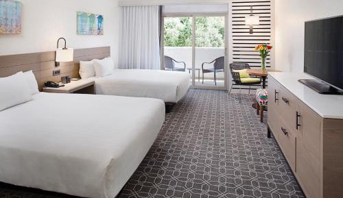 Palmoro House Queen Room with Two Queen Beds