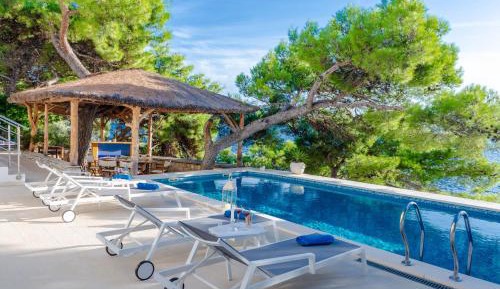 Villa - Beach Front