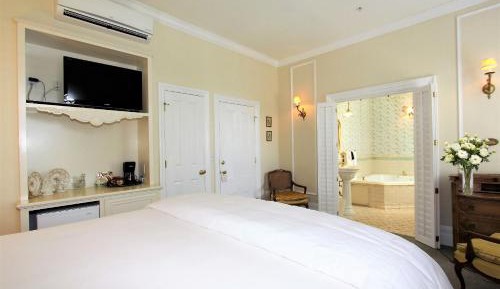Executive Suite with Spa Bath