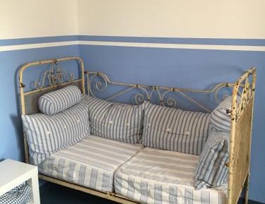 Single Room with Shared Bathroom