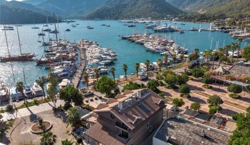 Deluxe Room with Sea and Marina View
