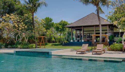 Luxury Six-Bedroom Villa with Private Pool and Garden