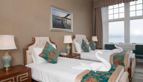 Standard Twin Room with Sea View