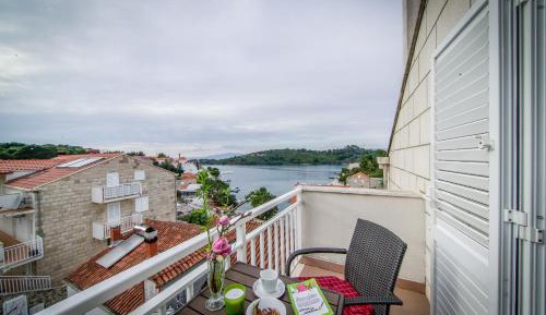 One-Bedroom Apartment with Balcony and Sea View (3 Adults)