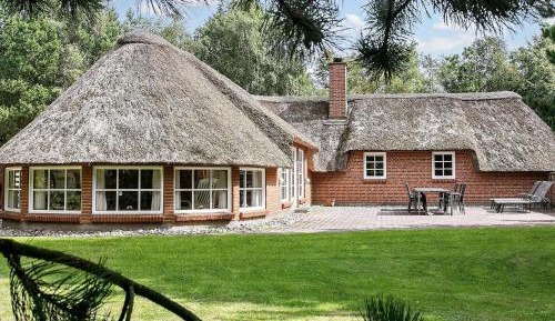 Five-Bedroom Holiday Home