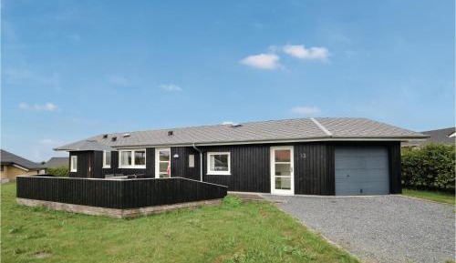 Three-Bedroom Holiday Home 