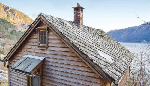 One-Bedroom Holiday Home