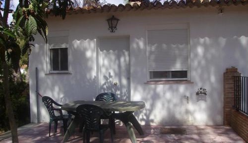 One-Bedroom Bungalow