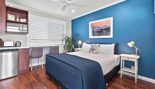 Deluxe Queen Room