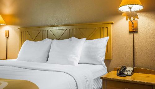 Queen Room - Accessible/Non-Smoking