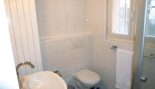 Double Room with Balcony and Shared Bathroom