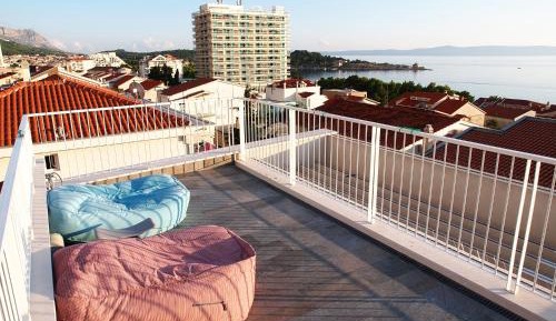 Deluxe One-Bedroom Apartment with Sea View