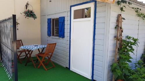 One-Bedroom Bungalow