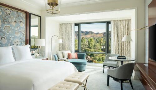 Deluxe King Room with Waterfall View