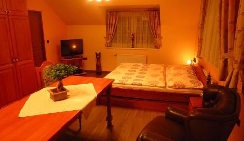 Quadruple Room with Private Bathroom