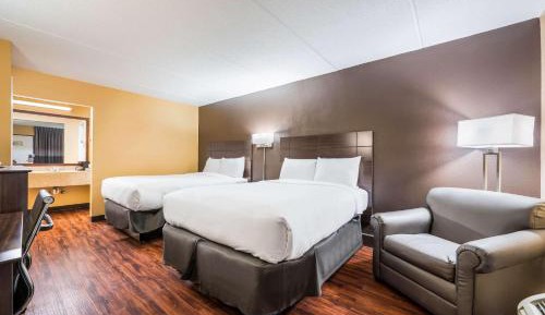 Queen Room with Two Queen Beds - Non-Smoking