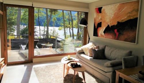 Apartment with Lake View