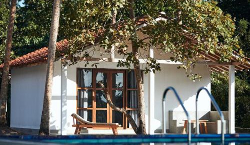 Bungalow - Water Front 