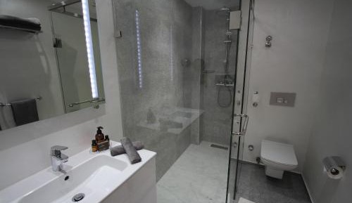 Studio (2 Adults)