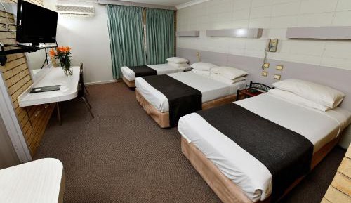Family Room (5 Adults)