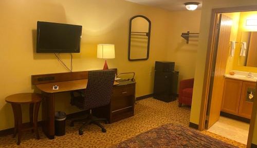 Queen Room - Non-Smoking