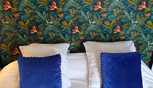 Deluxe Double Room with Private Bathroom