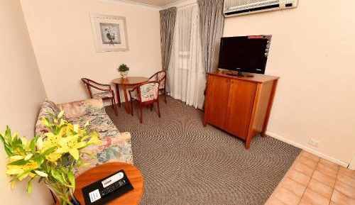 Queen Room with Spa Bath