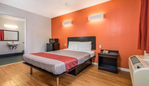 King Room - Non-Smoking