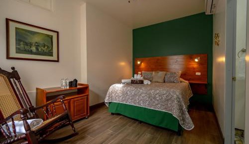 Deluxe Queen Room