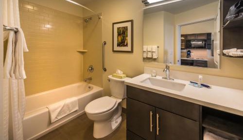 Queen Studio Suite with Two Queen Beds - Non-Smoking