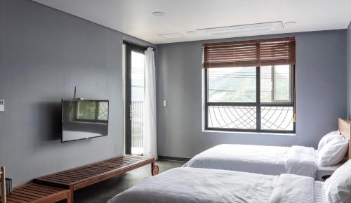 Deluxe Double or Twin Room with Lake View