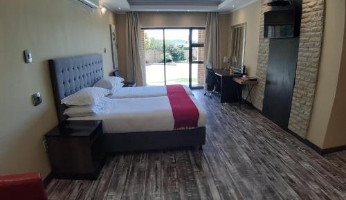 Superior Twin Room with City View