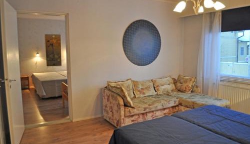 Standard Twin Room with Shared Bathroom
