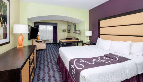 King Room with Bathtub with Grab Bars - Mobility/Hearing Accessible/Non-Smoking