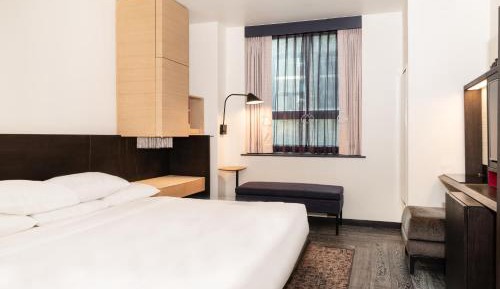 King Room with Accessible Shower - Disability Access