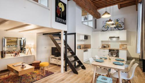 Deluxe Apartment