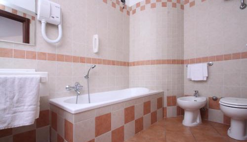 Double or Twin Room with Private Bathroom