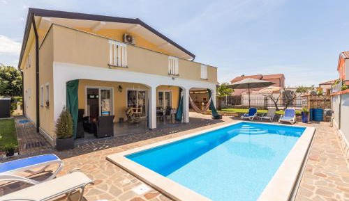 Three Bedroom Apartment