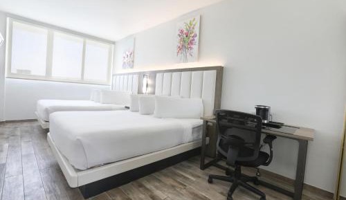 Queen Room with Two Queen Beds - Disability Access