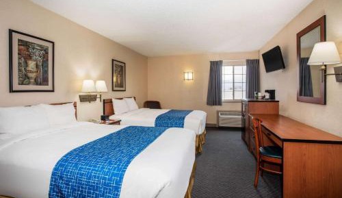 Queen Room with Two Queen Beds - Non-Smoking