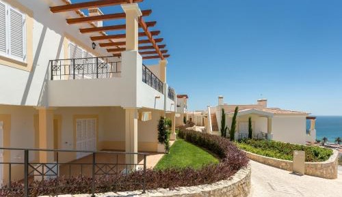 Two-Bedroom Townhouse with Sea View