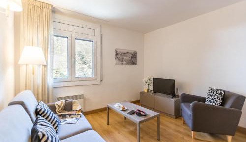 Studio (3 Adults)